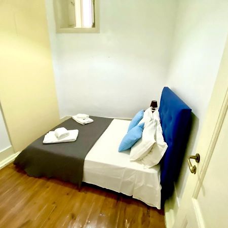 Relax Chiado 3 - Cute Little Double Room With Shared Bathroom Lisbon Exterior photo